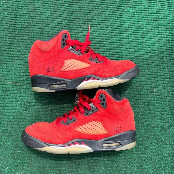 Air Jordan 5 Retro GS 'Raging Bull' 2021 Size 5.5y Women’s Size 7 - Picture 1 of 7